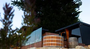 Woodland Bay Retreat-Hot tub,Sauna and Bayview Retreat - Image 4