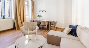 3 BR Apartment - ZENTRAL - GERÄUMIG - PARKHAUS - WIFI - KAFFEE - NETFLIX - Image 2