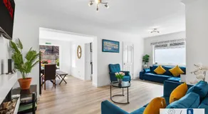 FREE Parking - Driveway - South Downs - Garden - Sleeps 11 - Image 2