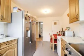 6 Greville Court - Image 3