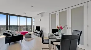 Yarra House Apartment with stunning views - Image 2