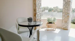Lighthouse Guesthouse & Cafe - Image 2