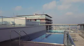 Triiiple Suites Level 22 mit Balkon und Tiefgarage - Image 4