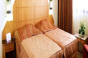 Diplomat Hotel - Image 2