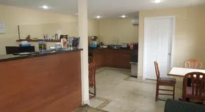 Budget Inn Watkins Glen - Image 5