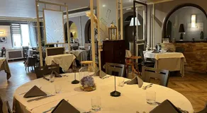 Logis Hotel & Restaurant - Hostellerie du Prieuré - Image 3