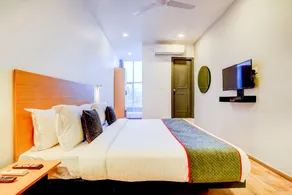 OYO Townhouse 225 Ratan Khand - Image 5