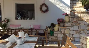 Almira Suites - Seafront - Naousa Paros - Image 4