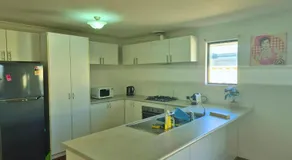 Dalyellup Guest House- Walk to Shops, Near Beach & Bunbury - Image 3