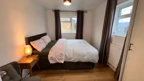 Charming Essex Guest Room Comfort, Convenience, and Countryside Charm - Image 2