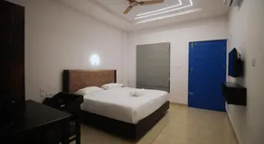 Travlounge Adimali - Image 2