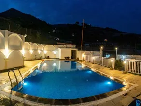 The White House Villa, 8 bedroom, Swimming Pool & Home Theater - Image 4