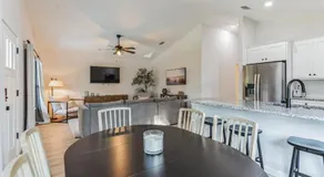 Quaint Cottage & Family Friendly Retreat - Image 2