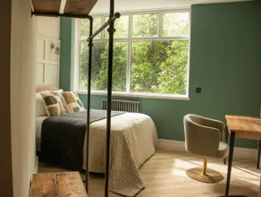 The City Hotel- Luxury Property- sleeps up to 22 - Image 5