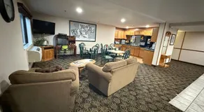 Dodgeville inn & suites - Image 3
