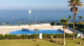 Spacious 2 bed beach house: stunning sea views - Image 4