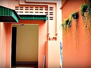 D's Corner & Guesthouse - Image 3