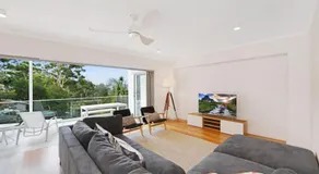Avoca Chic - Modern Town House - Image 2