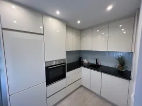 Stylish 1-bedroom condo close to exhibition square - Image 4