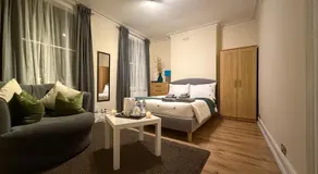 Good size and cheap Double room in Hammersmith - Image 2