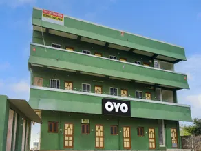 OYO Hotel The Green Park - Image 4