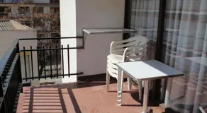 Lamoga Ona - Image 2