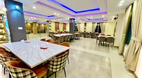 Iconic Hotel & Restaurant - Image 3