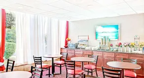 Ramada by Wyndham Rockaway - Image 3
