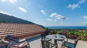 Sorrento-luxury Suites - Image 2