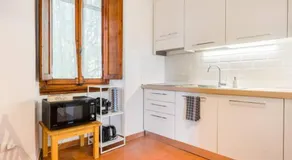 Tuscany style apt free parking 15 min from city center - Image 3