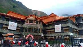 Rose Valley Hotel Naran - Image 5
