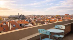 Stylish Apartment in EU District Stunning views - Image 4