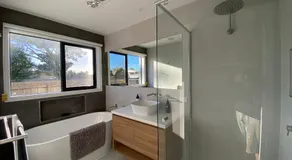 Beautiful New Holiday Place 5 Mins To Beach With Gym, Kitchen And Office Nook - Image 2