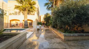 San Lawrenz Farmhouse Rustic Retreat with Pool - Image 3