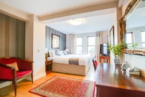 Drummonds Hotel & Steakhouse - Image 3