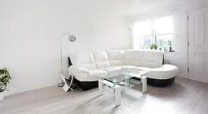 Gala Rooms Homestay - Free Parking - Image 4