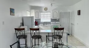 Charming St James Cottage - Walk to Beach - Image 4