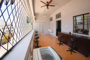 Concrete Jungle Cabin - Image 4
