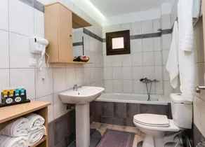 Alektor Studios & Apartments - Image 2