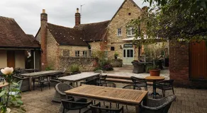 The Coach and Horses - Image 3