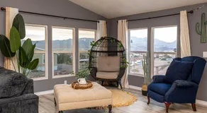 Near Laughlin Casinos, Mountain Views, Sleeps 6 - Image 2