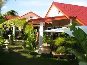 Sanuk bungalows - Image 5