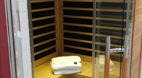 Two Chic Guesthouse - Image 3