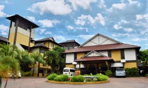 Puteri Bayu Beach Resort - Image 3