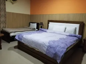 Amyl's garden guest house - Image 1