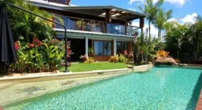 Private Access Retreat 1 Queen Bedroom w Stunning Pool and Ocean Views - Image 3