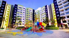 HOMESTAY COMFY CONDO with Waterpark, Pool, Playground & Gym - Image 3