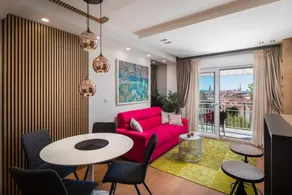 V Luxury Apartment - Image 2