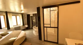 Appartement jacuzzi Gold&Night - Image 4