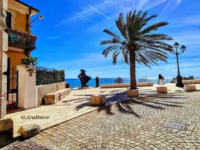 Chic Coastal Hill Escape - Image 4